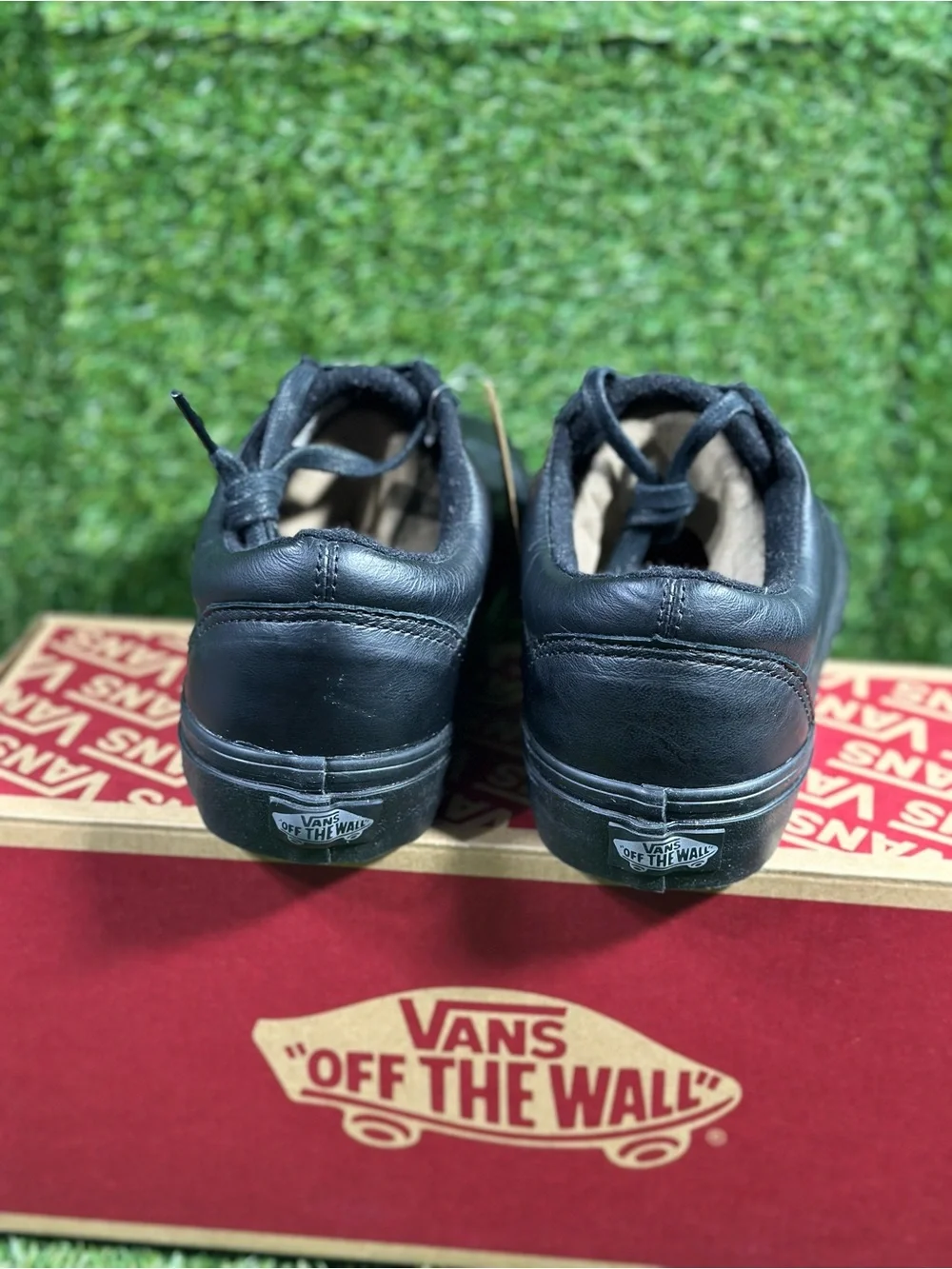 Vans Old Skool MTE Black Leather, Men’s 7/ Women’s 8.5 , VN000ZDKGZH